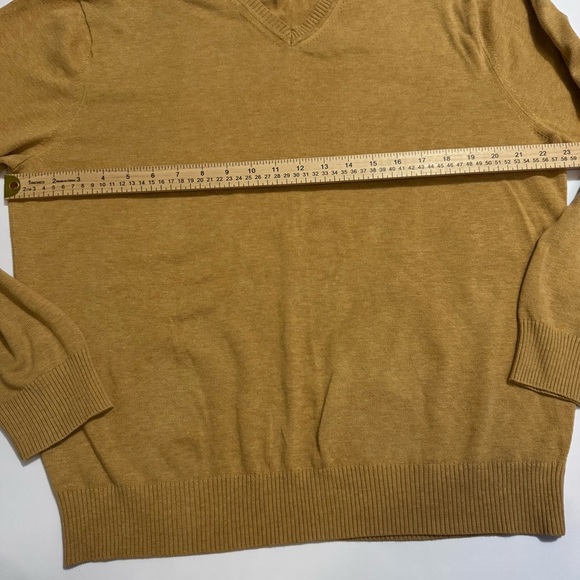 Jos. A. Bank signature collection Camel V-Neck Sweater 100% Pima cotton sz L - Picture 5 of 8